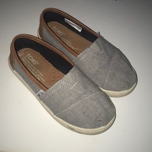 Toms little boy slide on shoes